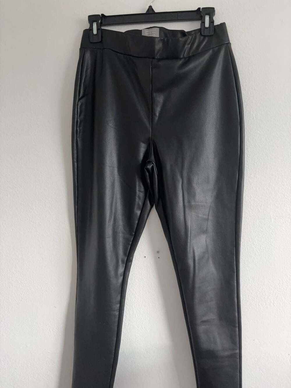 Berkley Jensen Women's Black Faux Leather Leggings Size M